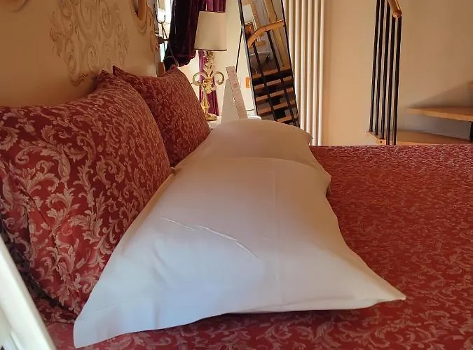 Guest house R&b Casa Aurora 4*