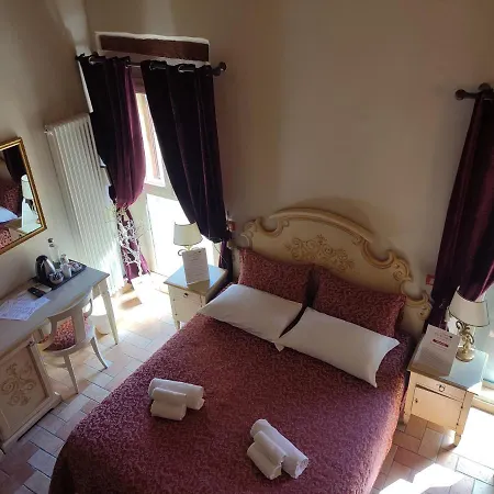 招待所 Casa Aurora 4*