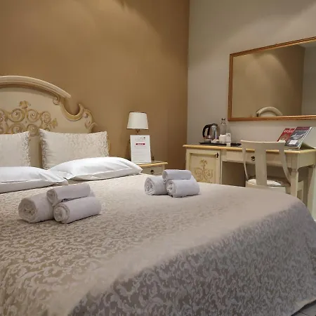 Casa Aurora 4* 拉文纳